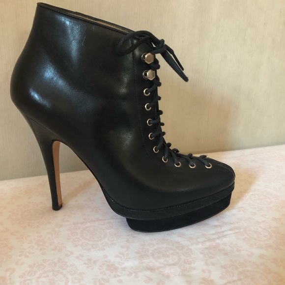 Ann Taylor size 8 Lace up Booties - Picture 2 of 7